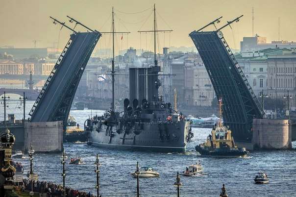 Мосты повисли над водами